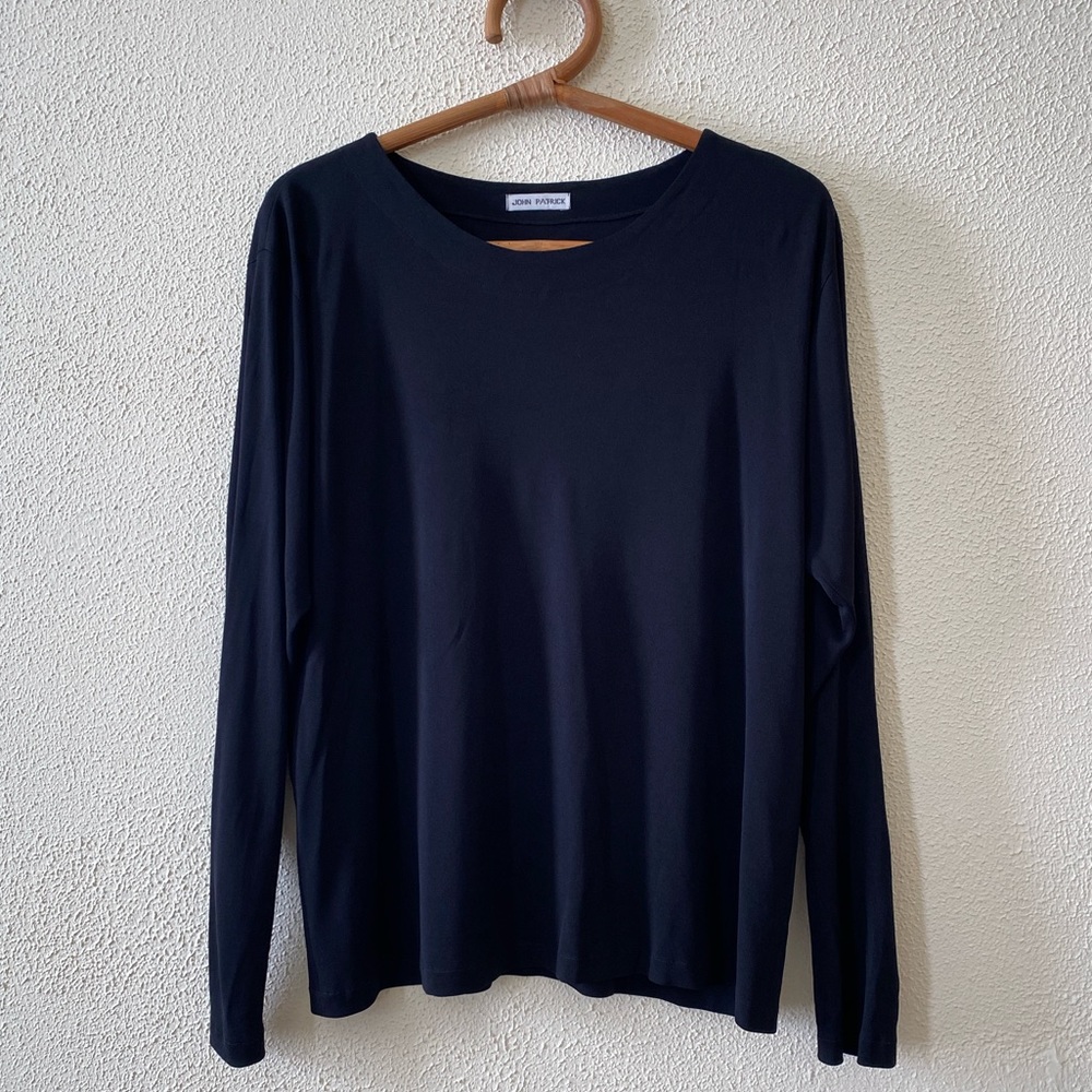 Black Long-Sleeve Crewneck Blouse